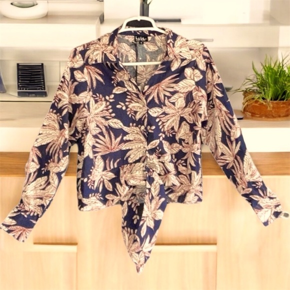 Nicole Miller NWT Linen Blend Tie at Waist Navy and Cream Floral Women's Top - Picture 1 of 8